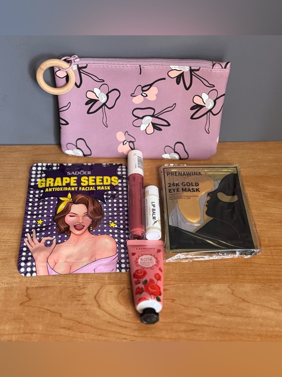 ipsy Handbags - Cosmetic Bag Beauty Bundle - all new